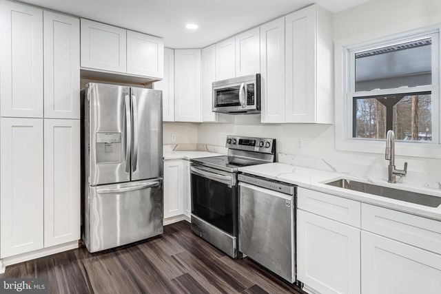 29 HILLCREST DR, Stafford, VA 22556