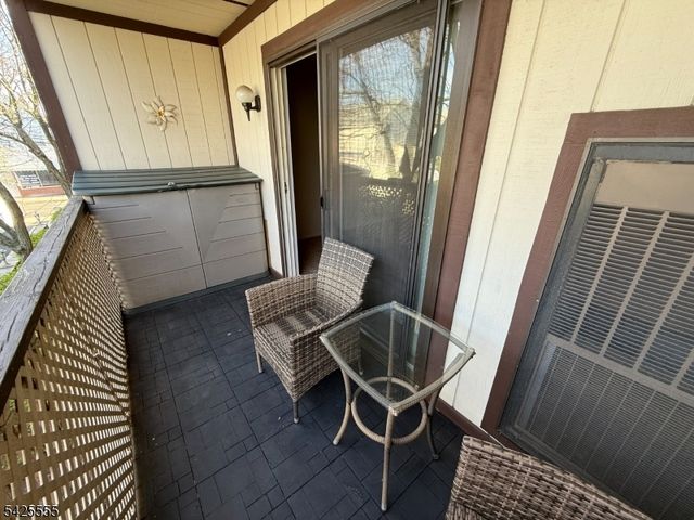 19 Plauderville Ave 208, Garfield City, NJ 07026