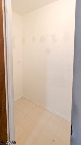 19 Plauderville Ave 208, Garfield City, NJ 07026