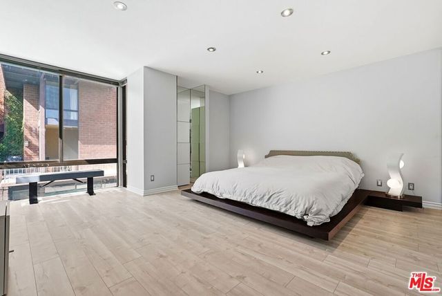 1033 Carol Drive T16, West Hollywood, CA 90069