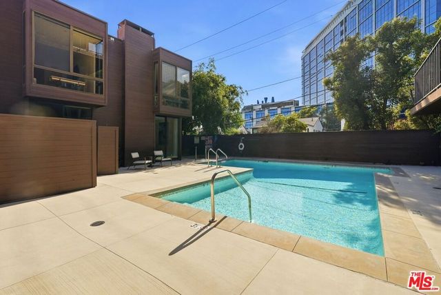 1033 Carol Drive T16, West Hollywood, CA 90069