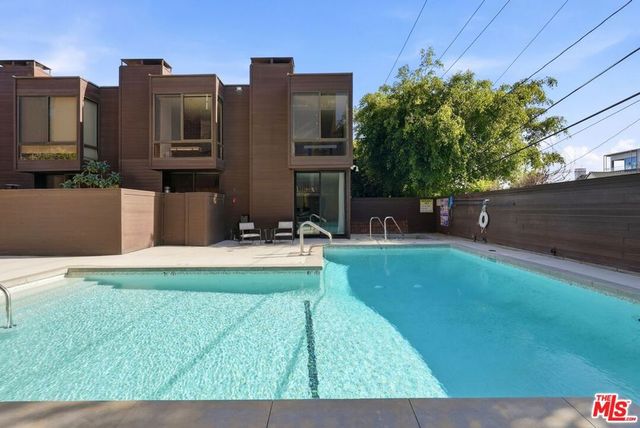1033 Carol Drive T16, West Hollywood, CA 90069