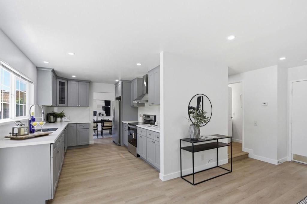 Image 12 of property listing at 519 Glenburry Way, San Jose, CA 95123