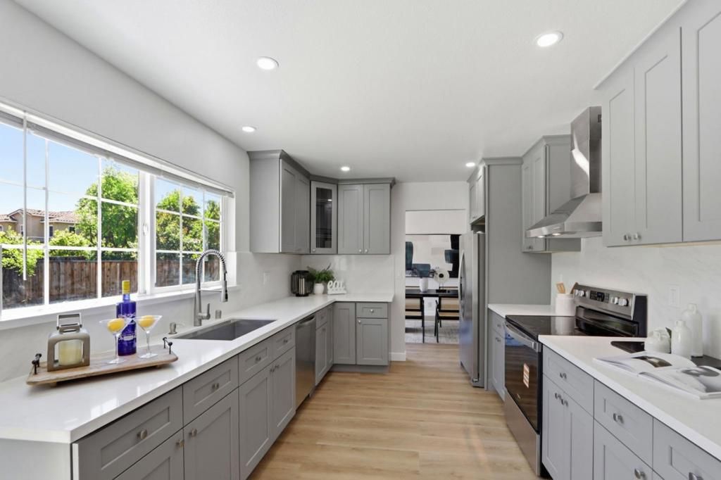 Image 13 of property listing at 519 Glenburry Way, San Jose, CA 95123