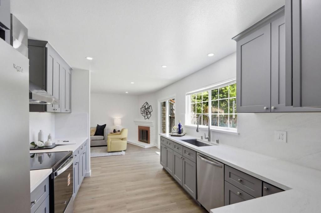 Image 14 of property listing at 519 Glenburry Way, San Jose, CA 95123