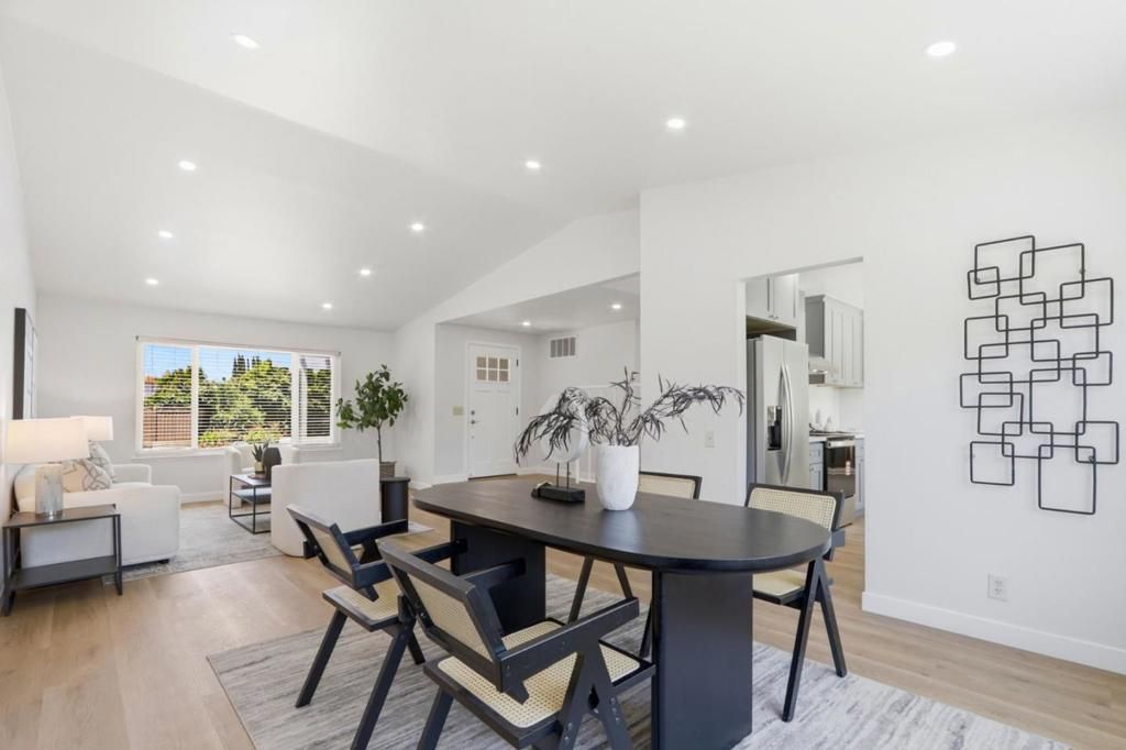 Image 8 of property listing at 519 Glenburry Way, San Jose, CA 95123