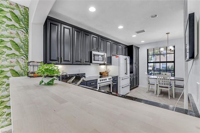 1307 Kendari TER, Naples, FL 34113