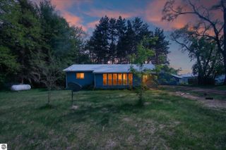 11148 E Howard City Edmore Road, Riverdale, MI 48877