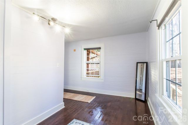 105 Adams Hill Road, Asheville, NC 28806