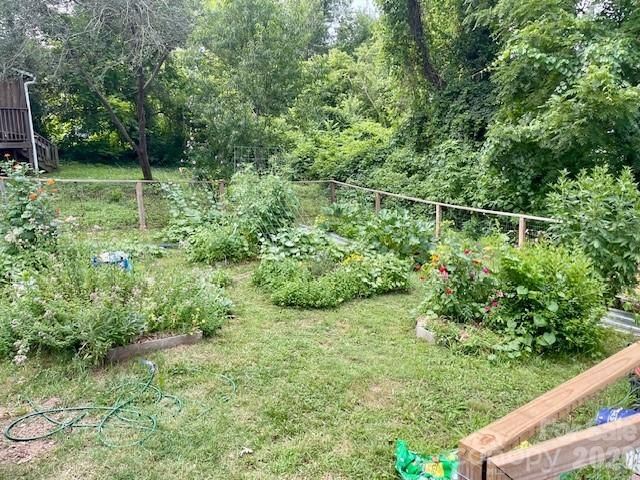 105 Adams Hill Road, Asheville, NC 28806