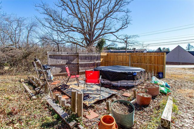 105 Adams Hill Road, Asheville, NC 28806