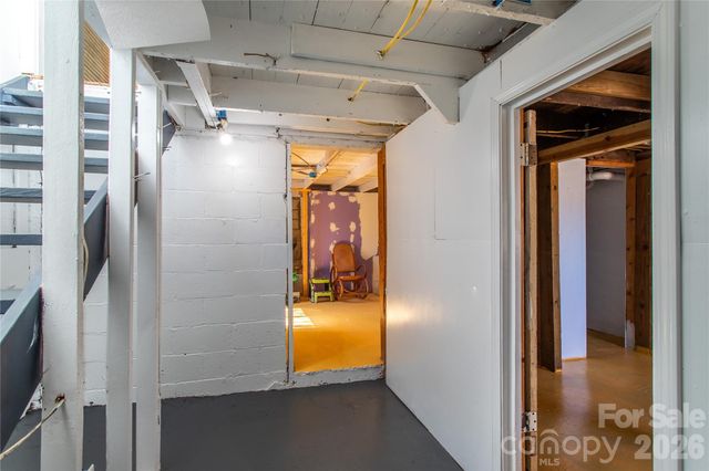 105 Adams Hill Road, Asheville, NC 28806