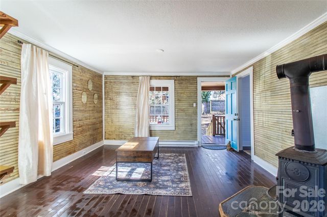 105 Adams Hill Road, Asheville, NC 28806