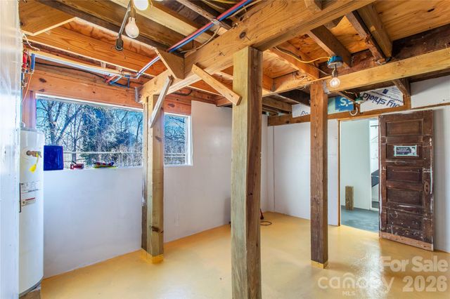 105 Adams Hill Road, Asheville, NC 28806