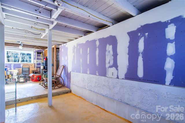 105 Adams Hill Road, Asheville, NC 28806