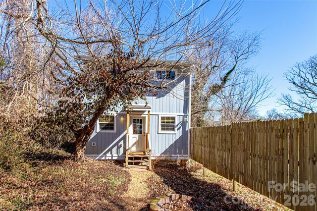 105 Adams Hill Road, Asheville, NC 28806