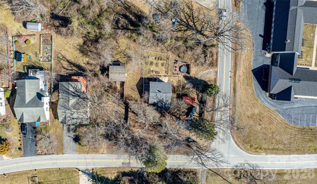 105 Adams Hill Road, Asheville, NC 28806