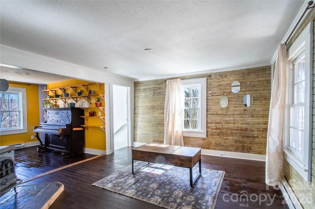 105 Adams Hill Road, Asheville, NC 28806