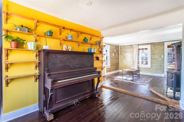 105 Adams Hill Road, Asheville, NC 28806