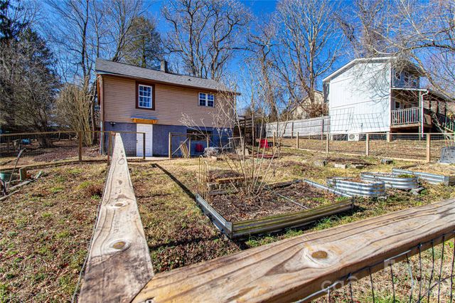 105 Adams Hill Road, Asheville, NC 28806