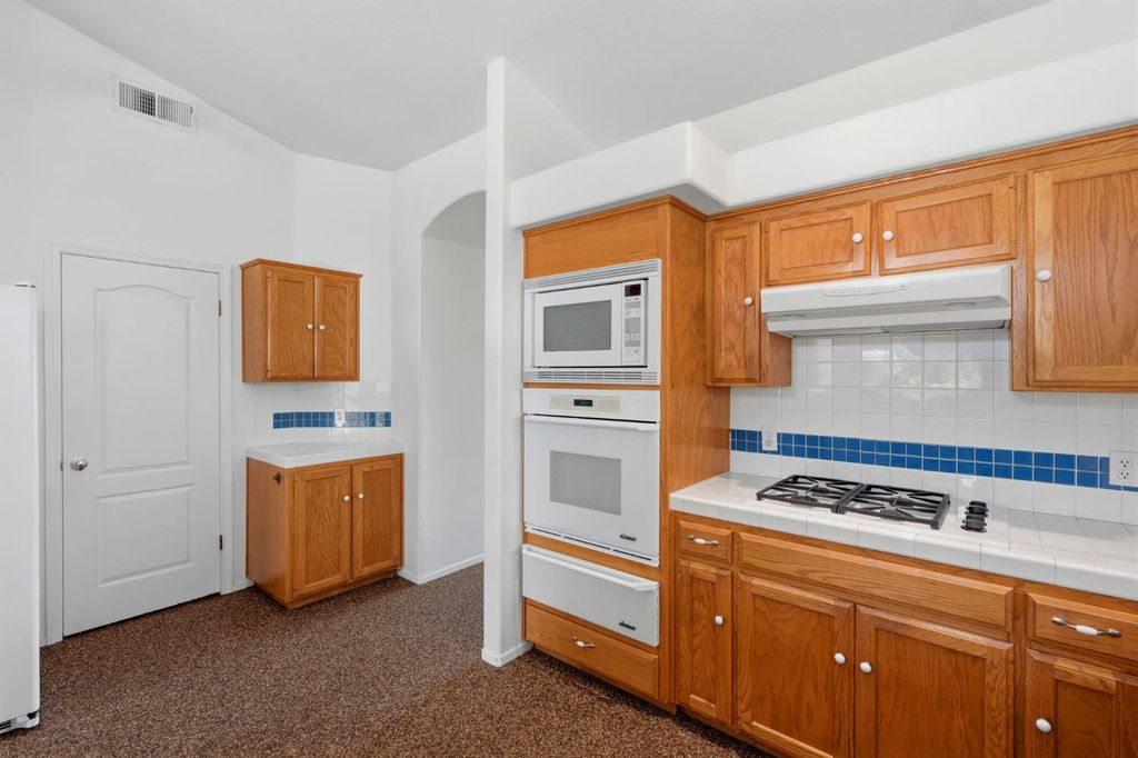 Image 28 of property listing at 2571 Wrenwood Avenue, Clovis, CA 93611
