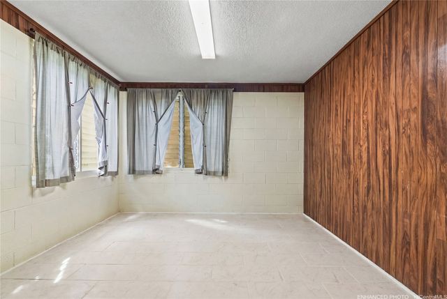 2745 Booth Road H, Honolulu, HI 96813