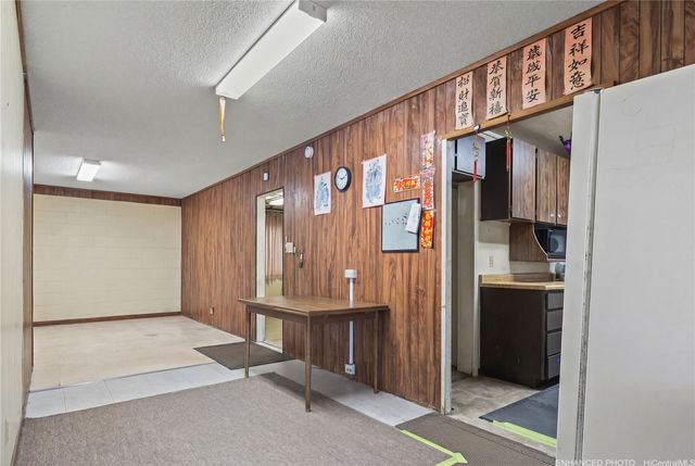 2745 Booth Road H, Honolulu, HI 96813