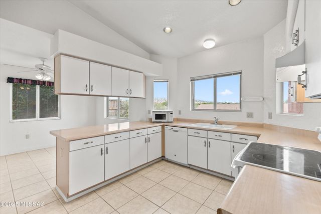 1739 W Circulo De La Pinata, Green Valley, AZ 85622