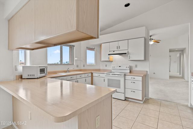 1739 W Circulo De La Pinata, Green Valley, AZ 85622