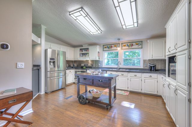 2186 Scribners Mill Rd, Culleoka, TN 38451