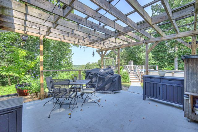 2186 Scribners Mill Rd, Culleoka, TN 38451