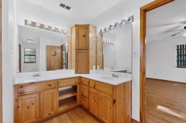 623 Rs County Road 1250, Emory, TX 75440