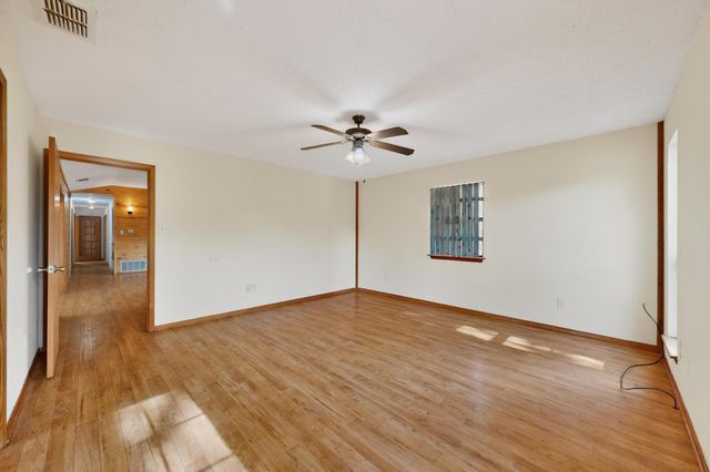 623 Rs County Road 1250, Emory, TX 75440