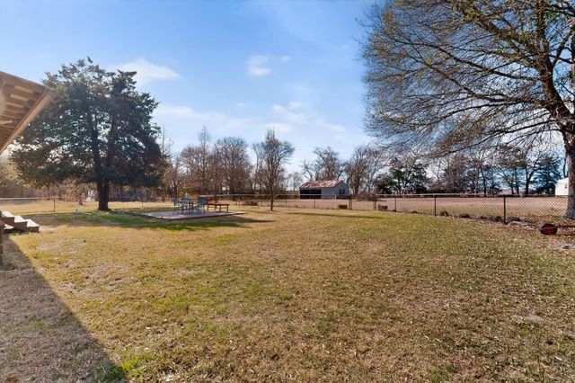 623 Rs County Road 1250, Emory, TX 75440