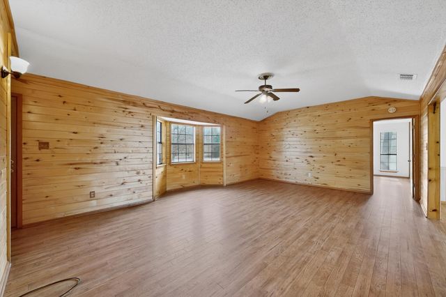 623 Rs County Road 1250, Emory, TX 75440