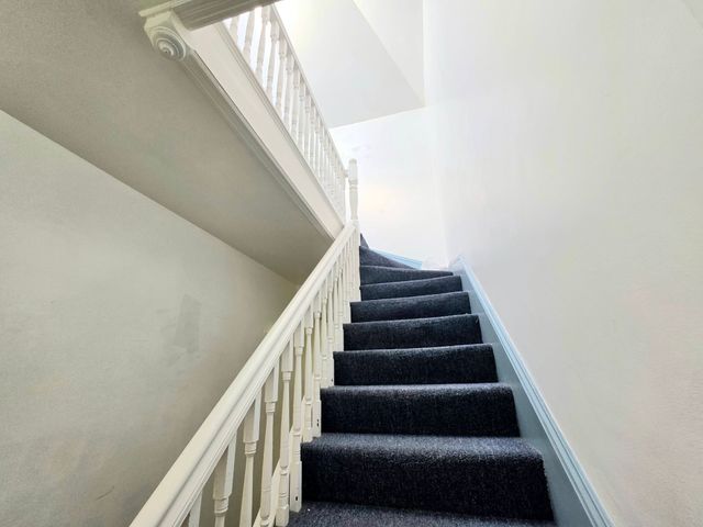 32 Burtt St 2, Lowell, MA 01851