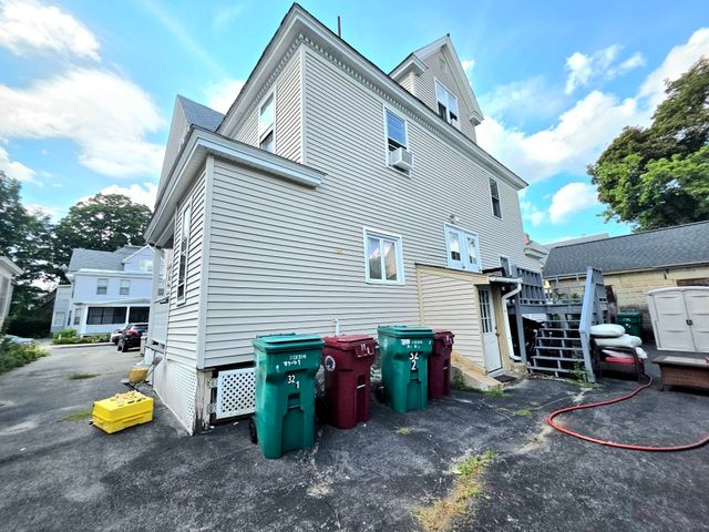 32 Burtt St 2, Lowell, MA 01851