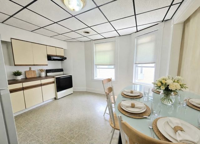32 Burtt St 2, Lowell, MA 01851