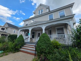 32 Burtt St 2, Lowell, MA 01851