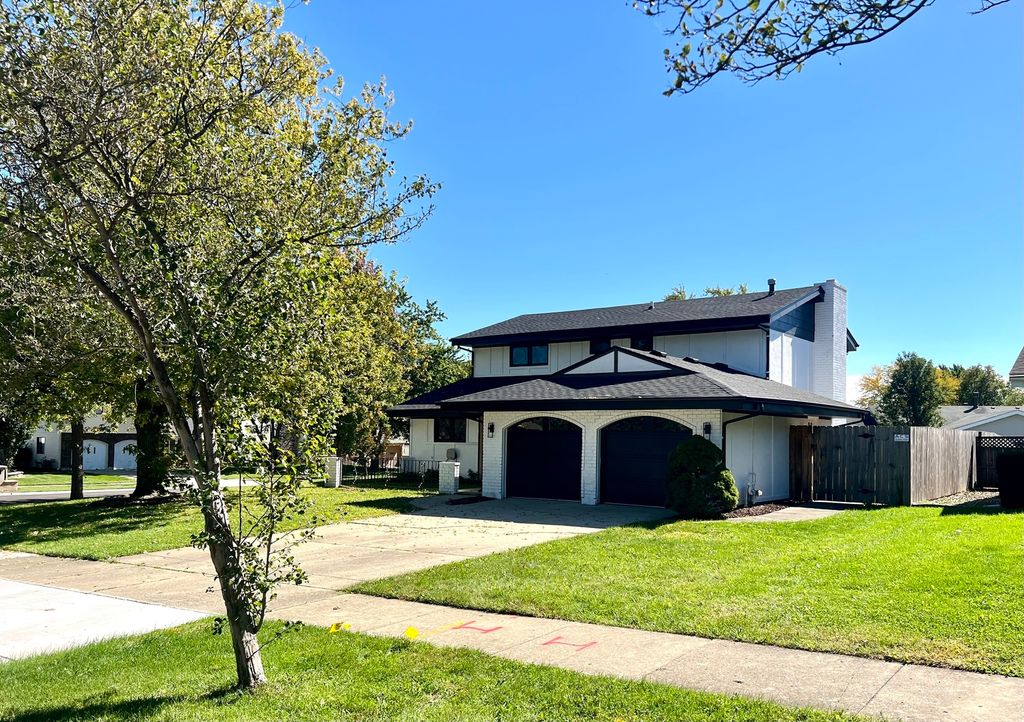 214 Cambridge Lane, Bloomingdale, IL 60108 — exterior