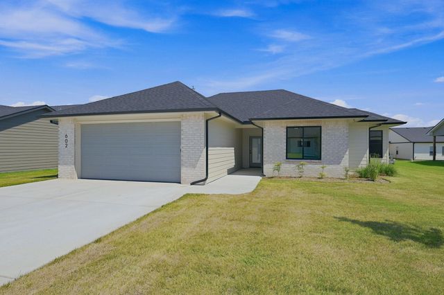 602 Elmwood St, Park City, KS 67147