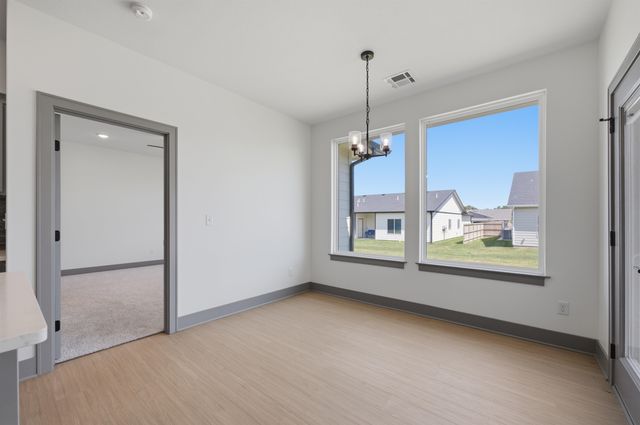 602 Elmwood St, Park City, KS 67147