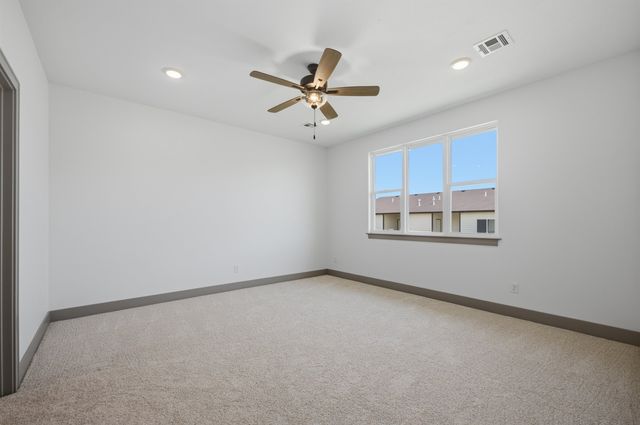 602 Elmwood St, Park City, KS 67147