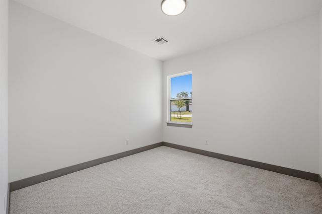 602 Elmwood St, Park City, KS 67147