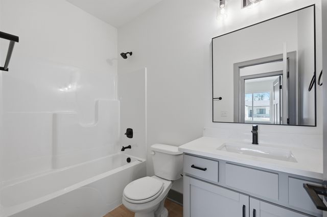 602 Elmwood St, Park City, KS 67147