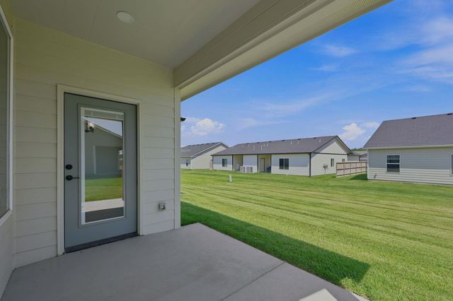 602 Elmwood St, Park City, KS 67147