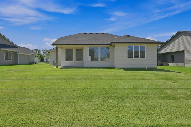 602 Elmwood St, Park City, KS 67147