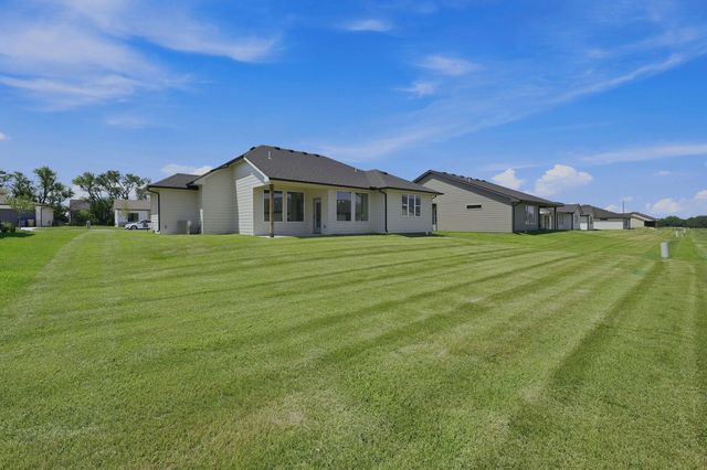 602 Elmwood St, Park City, KS 67147