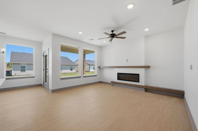 602 Elmwood St, Park City, KS 67147