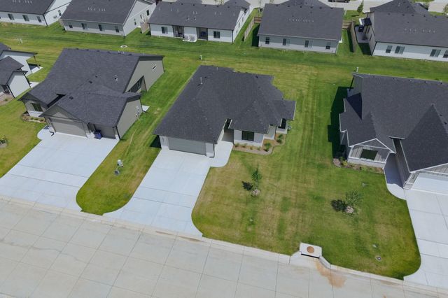602 Elmwood St, Park City, KS 67147